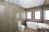 https://images.listonce.com.au/custom/160x/listings/14-outhwaite-road-heidelberg-heights-vic-3081/596/01905596_img_05.jpg?UjFLQ1tchu4