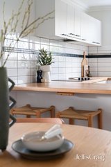 https://images.listonce.com.au/custom/160x/listings/14-park-west-road-eltham-vic-3095/776/01971776_img_05.jpg?biA_mWY4cgw