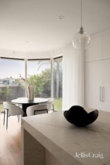 https://images.listonce.com.au/custom/160x/listings/14-peerless-court-avondale-heights-vic-3034/516/01990516_img_24.jpg?xquODtX_EW0