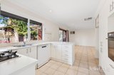 https://images.listonce.com.au/custom/160x/listings/14-penshurst-place-warranwood-vic-3134/181/01950181_img_04.jpg?CdEC0VH1pxI