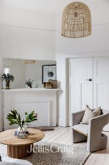 https://images.listonce.com.au/custom/160x/listings/14-ralston-street-south-yarra-vic-3141/697/01972697_img_05.jpg?rhLfjj7TfE8