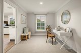 https://images.listonce.com.au/custom/160x/listings/14-roborough-avenue-mount-eliza-vic-3930/498/01723498_img_03.jpg?ScgMbsSg3dQ