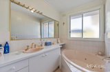 https://images.listonce.com.au/custom/160x/listings/14-rose-avenue-glen-waverley-vic-3150/836/01765836_img_09.jpg?hjruBG8Cg-c