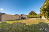 https://images.listonce.com.au/custom/160x/listings/14-rose-avenue-glen-waverley-vic-3150/836/01765836_img_12.jpg?YwSo1aUAot8