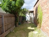 https://images.listonce.com.au/custom/160x/listings/14-rosser-street-brunswick-vic-3056/008/01813008_img_04.jpg?piiBkBmCMqo