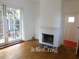 https://images.listonce.com.au/custom/160x/listings/14-rosser-street-brunswick-vic-3056/008/01813008_img_08.jpg?NVkDp0-jus8