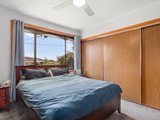 https://images.listonce.com.au/custom/160x/listings/14-rushden-close-bell-post-hill-vic-3215/358/01552358_img_04.jpg?YxZNVDL9x3Q