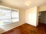https://images.listonce.com.au/custom/160x/listings/14-sheridan-avenue-frankston-vic-3199/542/01751542_img_05.jpg?irKq_oj2cHY