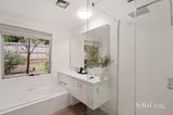 https://images.listonce.com.au/custom/160x/listings/14-smithfield-walk-vermont-vic-3133/063/01901063_img_13.jpg?0nf9Ocj7v5Y