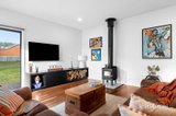 https://images.listonce.com.au/custom/160x/listings/14-steele-street-maldon-vic-3463/439/01913439_img_08.jpg?j-UMZjcB7es