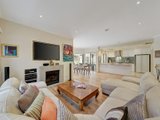 https://images.listonce.com.au/custom/160x/listings/14-sweyn-street-balwyn-north-vic-3104/087/00829087_img_03.jpg?2AwieGLqRGs