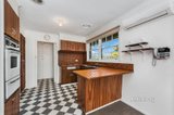 https://images.listonce.com.au/custom/160x/listings/14-tainton-road-burwood-east-vic-3151/762/01181762_img_05.jpg?pmBbIgJwPW8