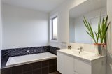 https://images.listonce.com.au/custom/160x/listings/14-temple-miles-road-croydon-vic-3136/169/00144169_img_08.jpg?78cLrQQU1Mo