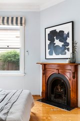 https://images.listonce.com.au/custom/160x/listings/14-victoria-road-northcote-vic-3070/004/01185004_img_12.jpg?8UcTEKRmUSY