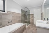 https://images.listonce.com.au/custom/160x/listings/140-clyde-street-newport-vic-3015/250/01620250_img_05.jpg?0A9z0zND7cM