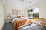 https://images.listonce.com.au/custom/160x/listings/140-heytesbury-street-herne-hill-vic-3218/071/01450071_img_08.jpg?M5cjAho00H8