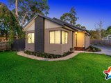 https://images.listonce.com.au/custom/160x/listings/140-longfellow-avenue-mooroolbark-vic-3138/831/01524831_img_02.jpg?JCCNy58-hTo