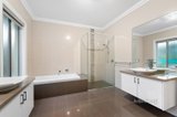 https://images.listonce.com.au/custom/160x/listings/140-sunset-drive-chirnside-park-vic-3116/137/01093137_img_12.jpg?CsidEZlcM80