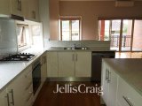 https://images.listonce.com.au/custom/160x/listings/140a-collins-street-thornbury-vic-3071/111/01881111_img_03.jpg?Yp4DuhtQEAQ
