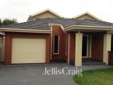 https://images.listonce.com.au/custom/160x/listings/140a-collins-street-thornbury-vic-3071/111/01881111_img_06.jpg?Q7_JKzZr5O8