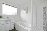 https://images.listonce.com.au/custom/160x/listings/141-broad-gully-road-diamond-creek-vic-3089/443/01720443_img_09.jpg?jTrMjfsyn9c