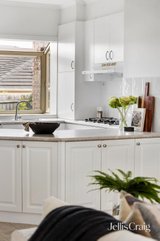 https://images.listonce.com.au/custom/160x/listings/141-glencairn-avenue-camberwell-vic-3124/339/01947339_img_06.jpg?Li3a8j4FQXI