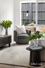 https://images.listonce.com.au/custom/160x/listings/141-glencairn-avenue-camberwell-vic-3124/339/01947339_img_08.jpg?RZpWGwsWcaA