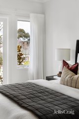 https://images.listonce.com.au/custom/160x/listings/141-glencairn-avenue-camberwell-vic-3124/339/01947339_img_11.jpg?GT2DGKHYRJw