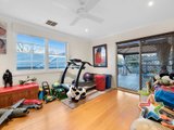 https://images.listonce.com.au/custom/160x/listings/141-manchester-road-mooroolbark-vic-3138/543/01525543_img_07.jpg?vezCCjmn9v0