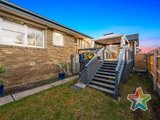 https://images.listonce.com.au/custom/160x/listings/141-manchester-road-mooroolbark-vic-3138/543/01525543_img_13.jpg?PvnhcCPUJAQ