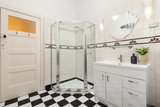 https://images.listonce.com.au/custom/160x/listings/141-milton-street-elwood-vic-3184/155/01810155_img_05.jpg?AxISnwaPpVw