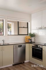 https://images.listonce.com.au/custom/160x/listings/141-villiers-street-north-melbourne-vic-3051/488/01911488_img_05.jpg?grRAVy483AA