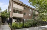 https://images.listonce.com.au/custom/160x/listings/1410-dickens-street-elwood-vic-3184/649/01738649_img_07.jpg?q6RsBkNNNOU