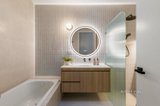 https://images.listonce.com.au/custom/160x/listings/142-london-street-bentleigh-vic-3204/404/01685404_img_16.jpg?aq9xdYXGwMU