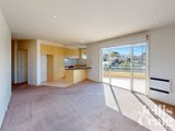 https://images.listonce.com.au/custom/160x/listings/142-north-avenue-strathmore-vic-3041/386/01739386_img_03.jpg?Ph826tzqkfU