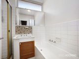 https://images.listonce.com.au/custom/160x/listings/1426-loch-street-st-kilda-west-vic-3182/607/01087607_img_10.jpg?0UVIy2nYAMI