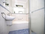 https://images.listonce.com.au/custom/160x/listings/143-eastfield-road-croydon-vic-3136/517/01871517_img_07.jpg?TMHWyVPzlmY