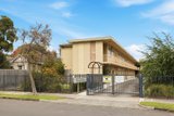 https://images.listonce.com.au/custom/160x/listings/1449-clarence-street-elsternwick-vic-3185/077/01950077_img_01.jpg?5D4GhryjKPI