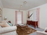 https://images.listonce.com.au/custom/160x/listings/145-roland-avenue-strathmore-vic-3041/433/00847433_img_06.jpg?3JW5yFwgE8Q