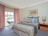 https://images.listonce.com.au/custom/160x/listings/145-roland-avenue-strathmore-vic-3041/433/00847433_img_07.jpg?ia45PKaYsVM