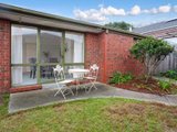 https://images.listonce.com.au/custom/160x/listings/145-roland-avenue-strathmore-vic-3041/433/00847433_img_11.jpg?oRGK9F4bOFc