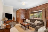 https://images.listonce.com.au/custom/160x/listings/145-spencer-road-woodend-vic-3442/566/01815566_img_19.jpg?F6Fm7GvOmOA