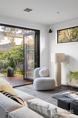 https://images.listonce.com.au/custom/160x/listings/146-donald-street-brunswick-vic-3056/589/01905589_img_04.jpg?8xXLuaV1STI