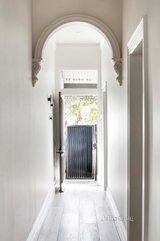 https://images.listonce.com.au/custom/160x/listings/146-gold-street-clifton-hill-vic-3068/540/01094540_img_03.jpg?IVSxvqaW-Yo