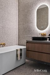 https://images.listonce.com.au/custom/160x/listings/146-macdonald-avenue-altona-north-vic-3025/295/01909295_img_11.jpg?shVkUXfMmaw