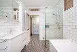 https://images.listonce.com.au/custom/160x/listings/146-nicholson-street-fitzroy-vic-3065/044/01989044_img_05.jpg?wWYq6plb_zU
