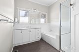 https://images.listonce.com.au/custom/160x/listings/1460-gregory-street-lake-wendouree-vic-3350/135/01840135_img_15.jpg?cLASzaJUkos