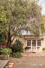 https://images.listonce.com.au/custom/160x/listings/147-kerferd-road-albert-park-vic-3206/044/01742044_img_20.jpg?ZRbzHqAIp4s