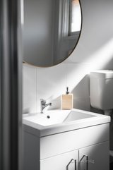 https://images.listonce.com.au/custom/160x/listings/148-bennett-street-fitzroy-north-vic-3068/764/00822764_img_09.jpg?JvHQGUiJloU
