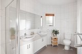 https://images.listonce.com.au/custom/160x/listings/148-blenheim-road-newport-vic-3015/996/01705996_img_07.jpg?oPLAgqnMLac